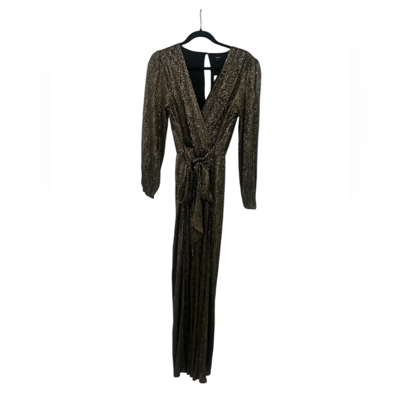 NWT Express Long Sleeve V Neck Metallic Jumpsuit Coktail Romper Party - Picture 2 of 5